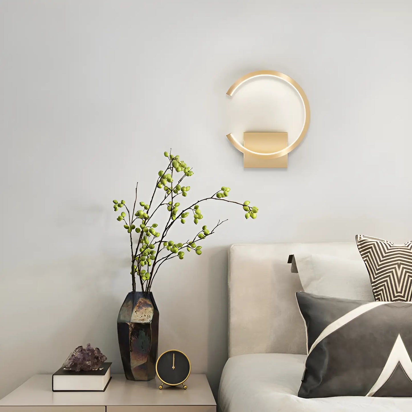 Applique murale en forme de halo découpé pour chambre
