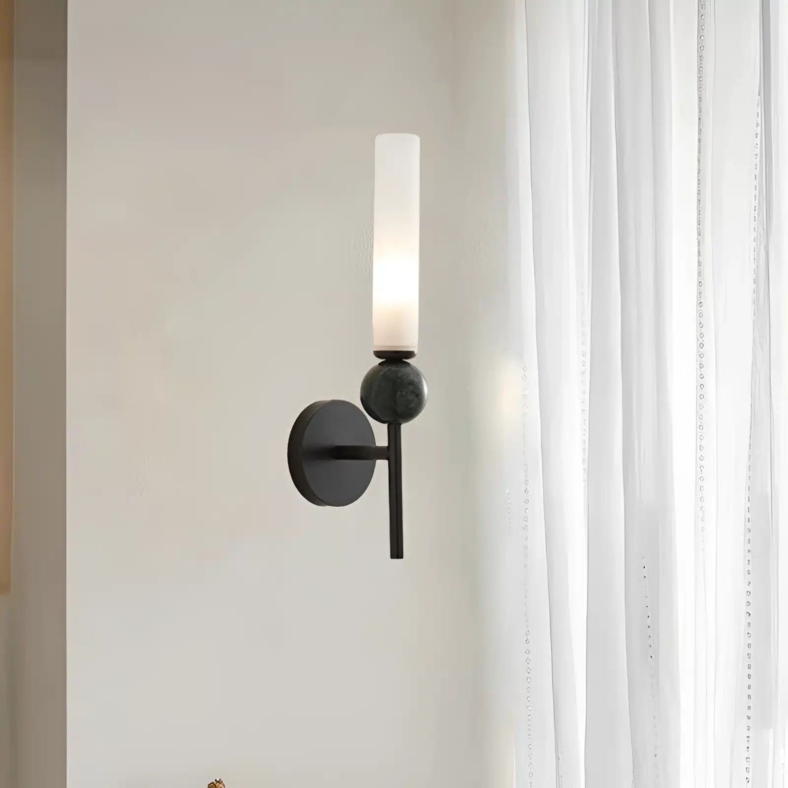 Applique Murale droite en Marbre et Cuivre avec Abat - jour Acrylique pour salon - Luminenza - Doré