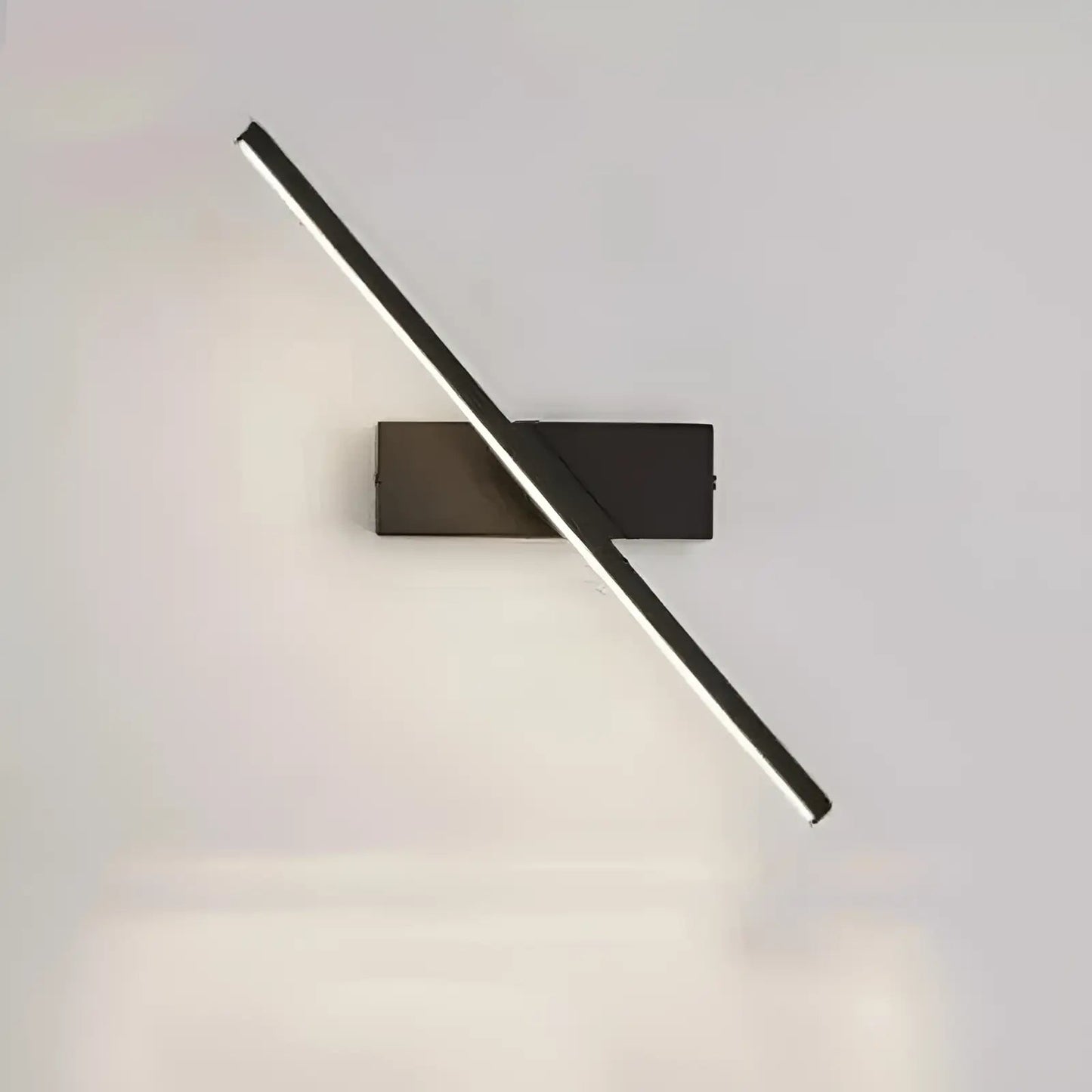 Applique murale LED en forme de lame rotative pour chambre - Luminenza - Noir