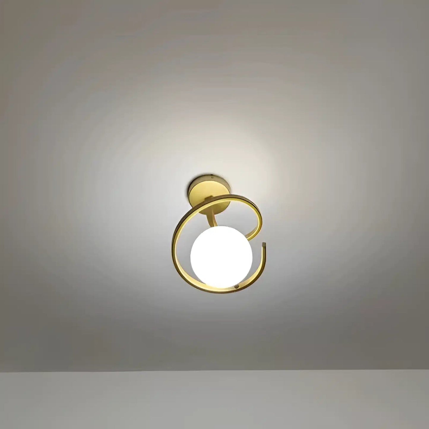 Plafonnier LED en globe de verre style Nordique pour salon - Luminenza - Doré