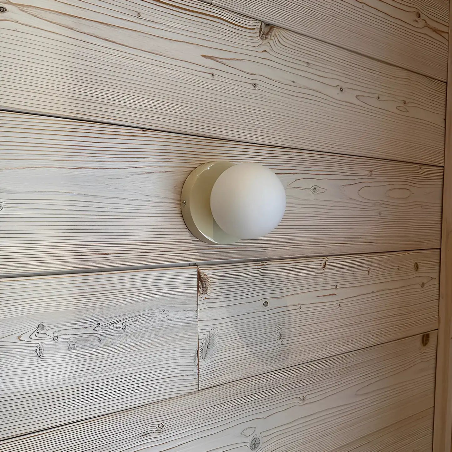 Applique murale en forme de sphère sur un disque pour chambre