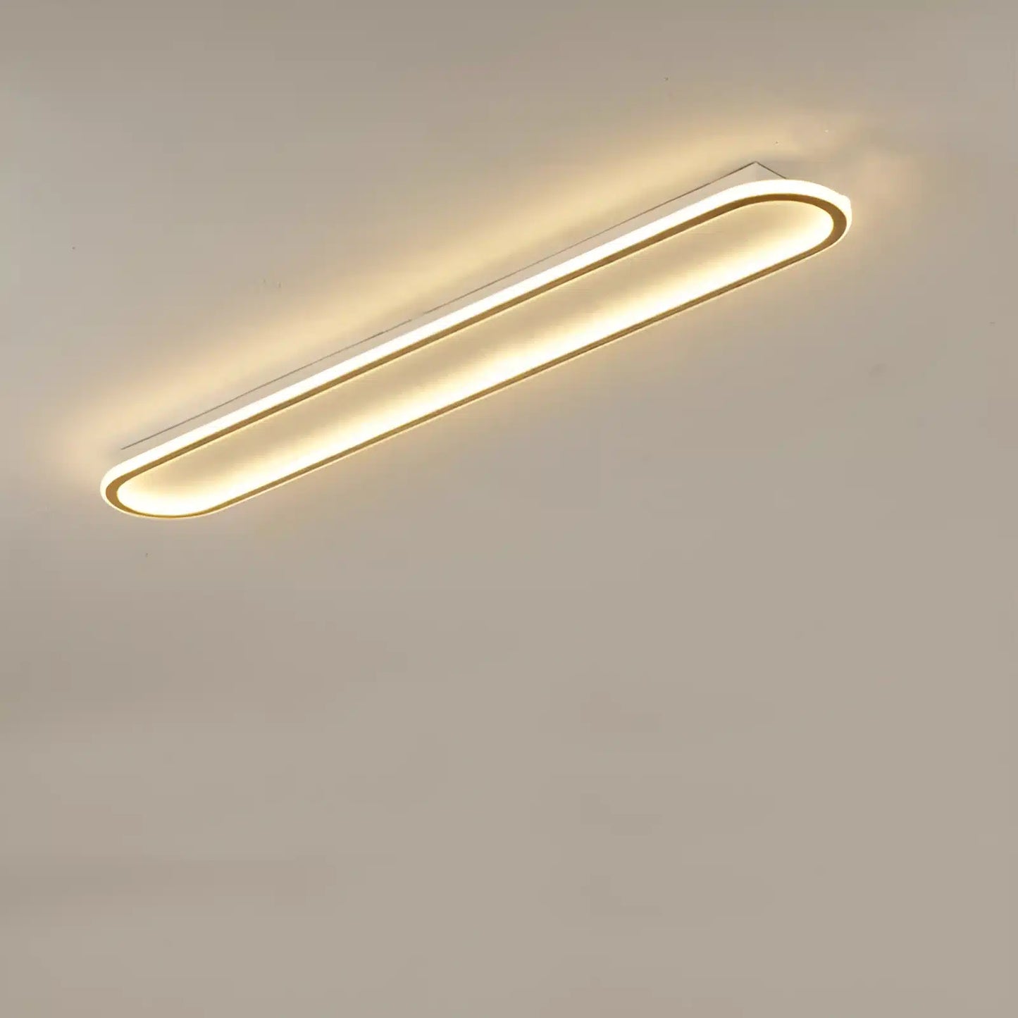 Plafonnier LED au design moderne doré et noir avec des lumières variables