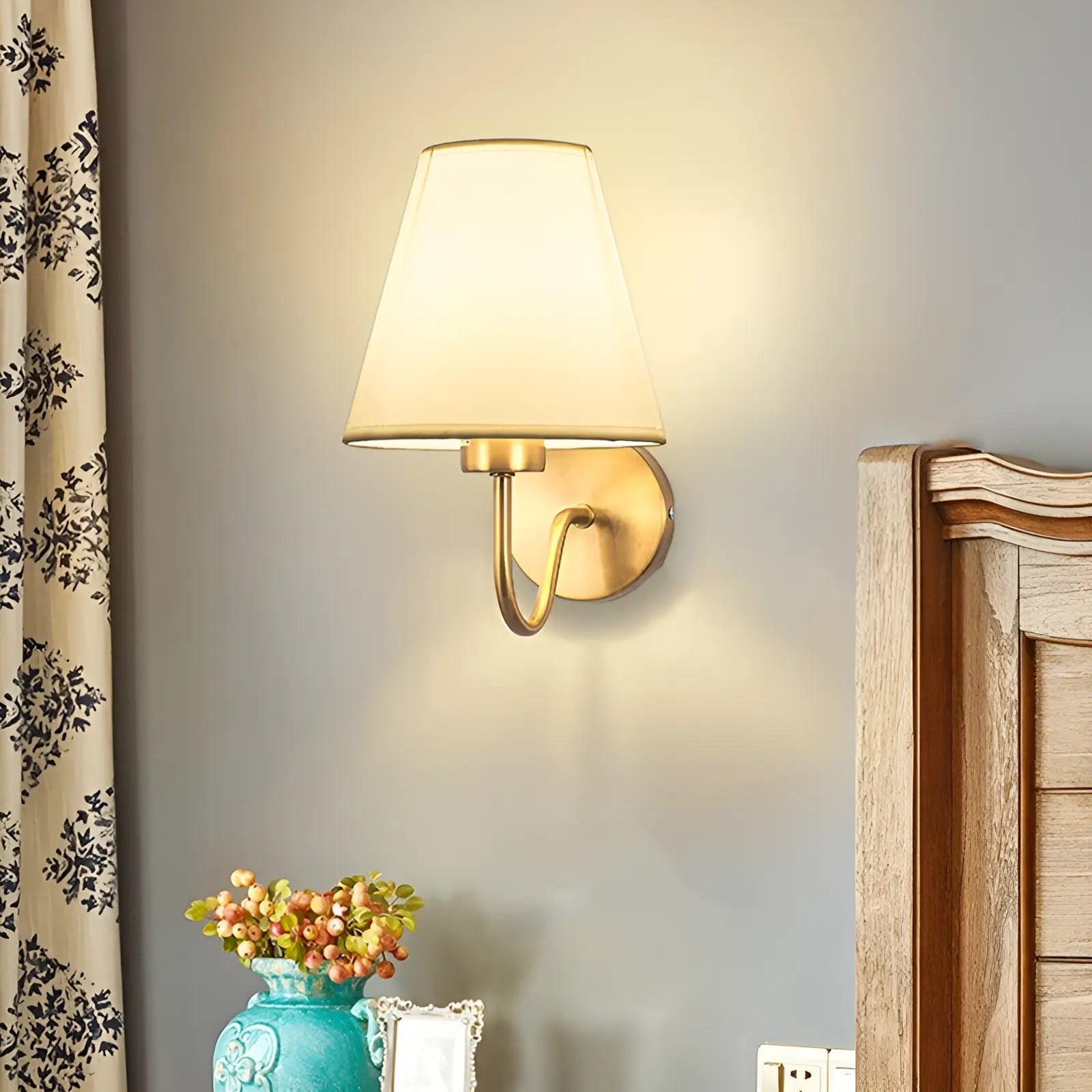 Applique murale LED tige avec abat - jour pour chambre - Luminenza - Blanc